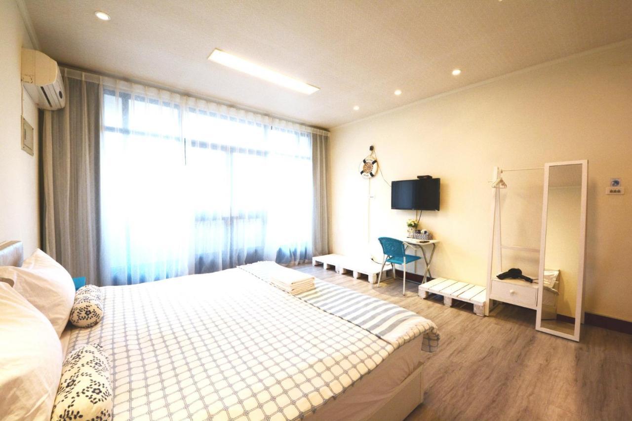 Ariyoshi Ya Lägenhet Tainan Exteriör bild