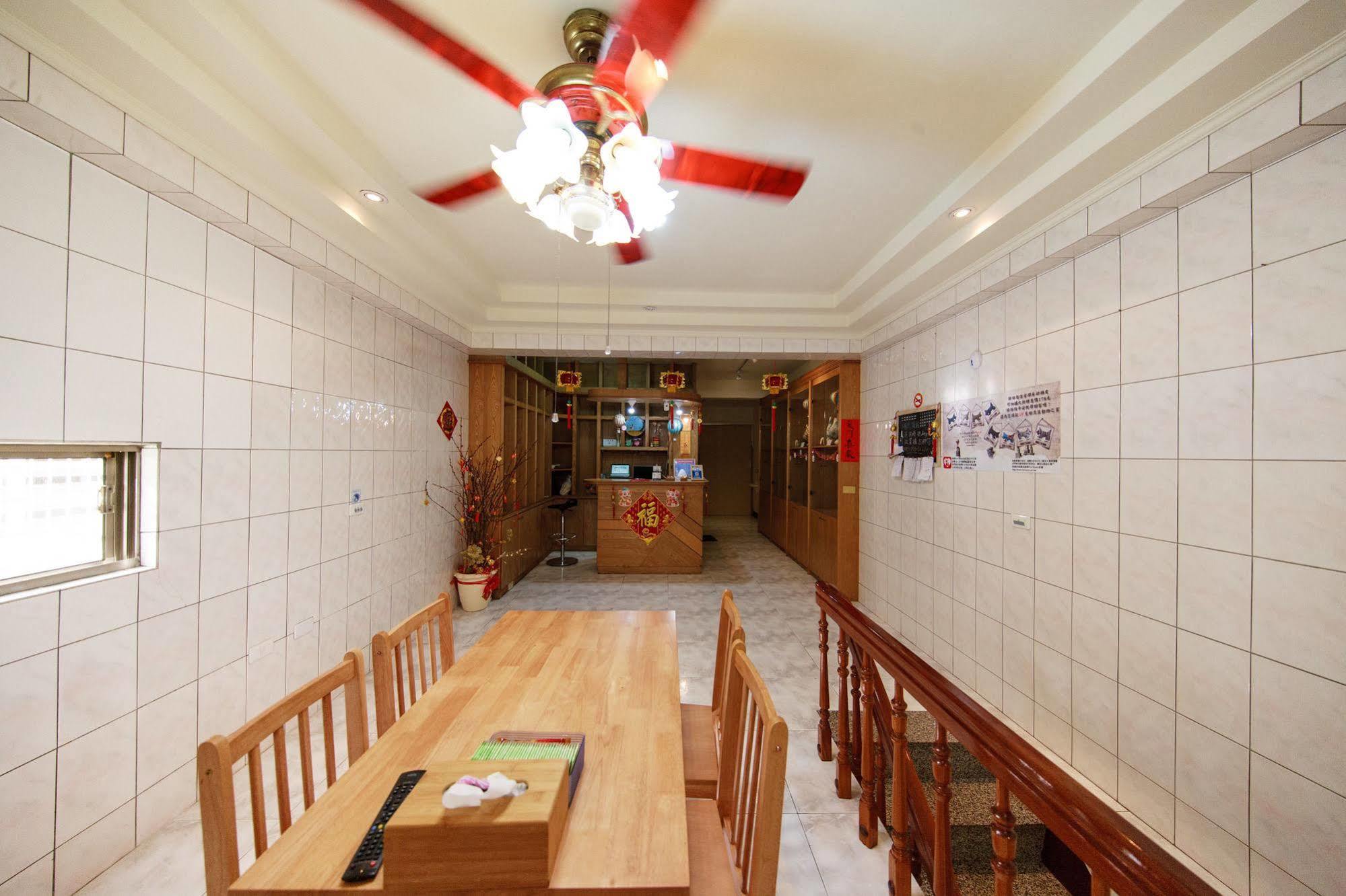 Ariyoshi Ya Lägenhet Tainan Exteriör bild